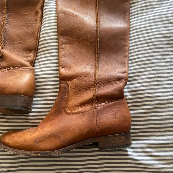 Frye riding boots size 8.5. Good use condition. Brown leather. - Picture 3 of 8